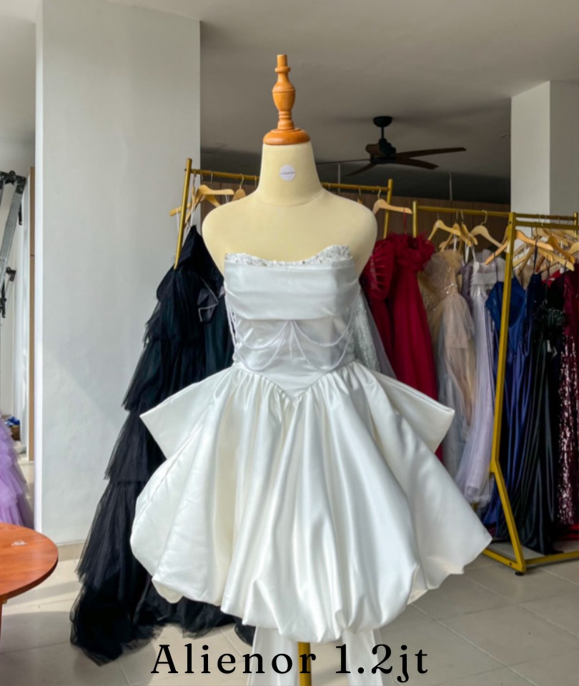 Outfit pernyataan untuk gala dan acara formal